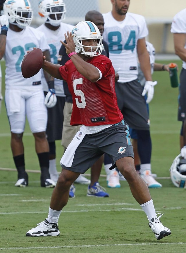 No, no autographs for me.  I have to save ink in case I have to re-sign again.