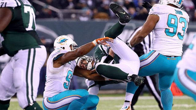 bryce-petty-sack-121816-getty-ftrjpg_tbxzb4qro07a1he6yeonialci